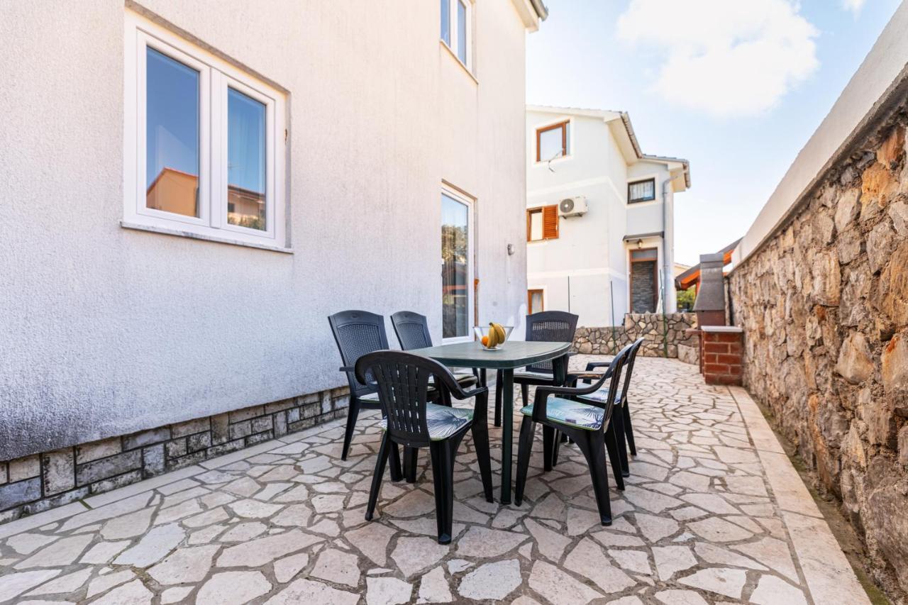 Apartments Aisa* Countryside Holiday Just 500M From The Beach! كرك المظهر الخارجي الصورة